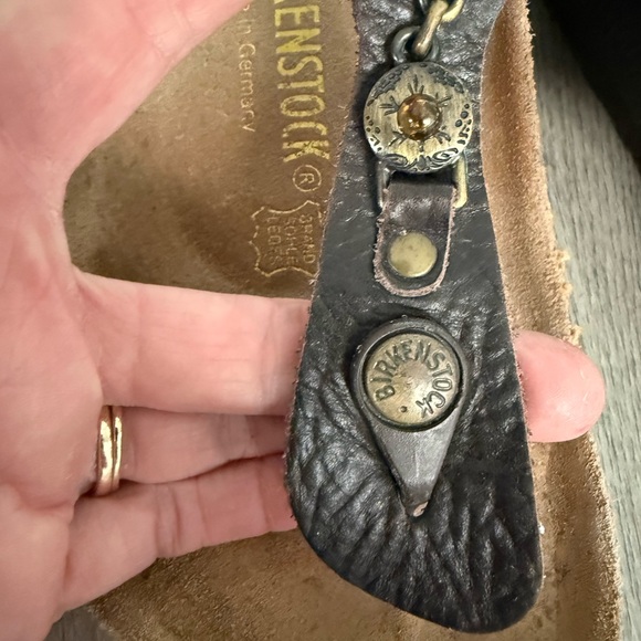 Birkenstock Gizeh Brown Leather Thong Sandals Brass/Gold Accents - Rare Find! - Picture 4 of 16